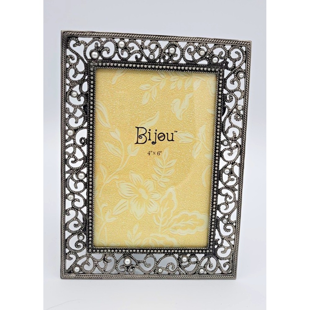 Bijou 4x6 Silver Ornate Floral Metal Freestanding Portrait Photo Frame